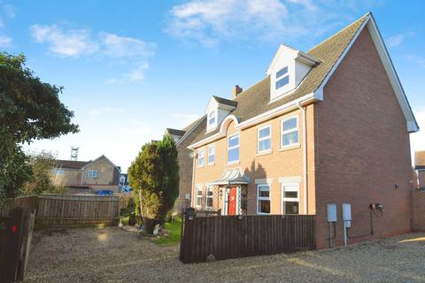 5 bedroom detached house for sale, Bristow Road, Sleaford NG34