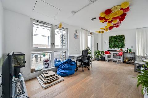 2 bedroom flat to rent, Avantgarde Place, E1, Shoreditch, London, E1