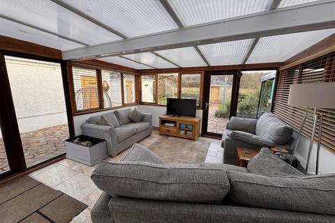 Bumble Lodge, 2, Goilan Goch Bethlehem Road, Ffairfach, Llandeilo, SA19 6US