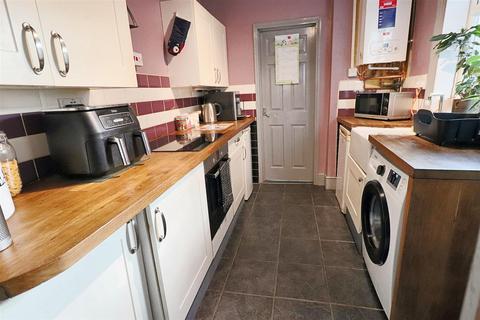 3 bedroom terraced house for sale, Queens Road, Lowestoft