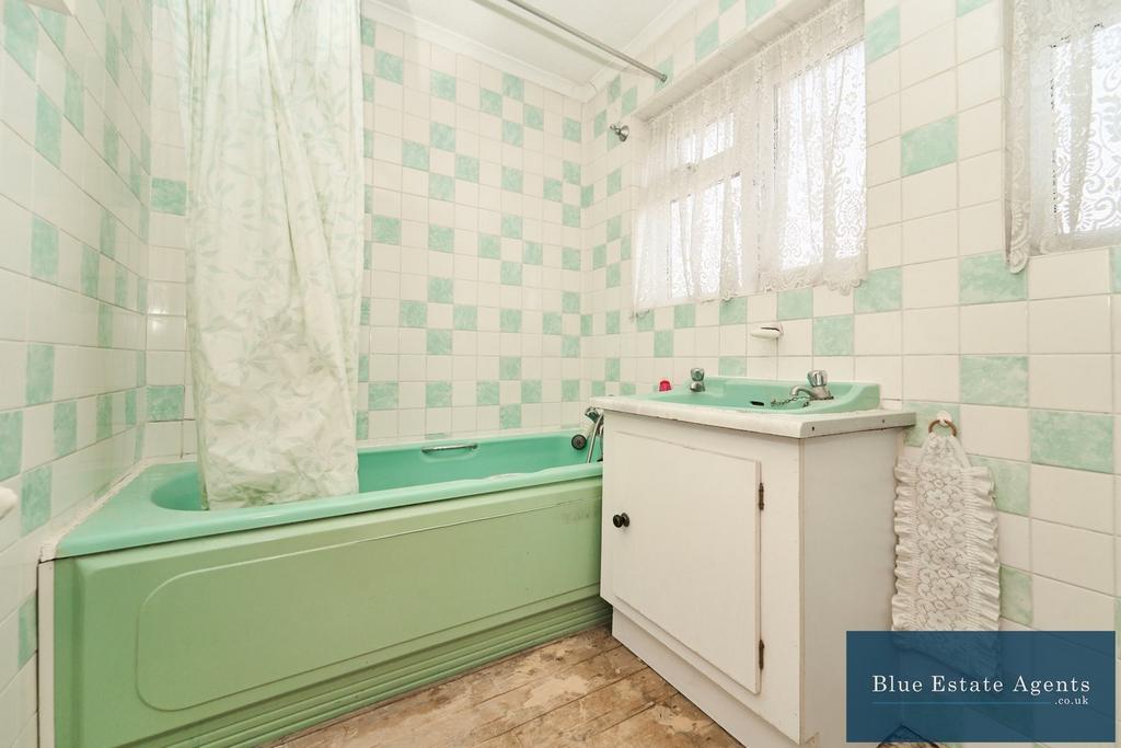 Family Bathroom Suite