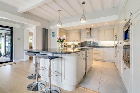 4 bedroom detached house for sale, Thorpe Hall Avenue, Thorpe Bay SS1