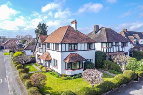 4 bedroom detached house for sale, Thorpe Hall Avenue, Thorpe Bay SS1