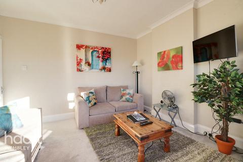 2 bedroom flat to rent, Heather Park Drive, Wembley