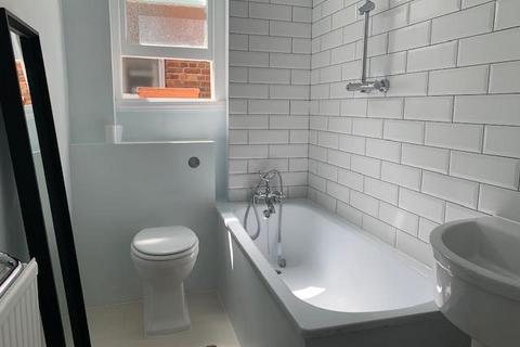 2 bedroom apartment to rent, Hanson Street, London W1W