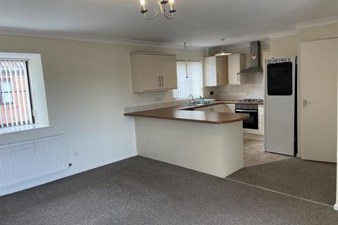 2 bedroom flat to rent, Marine Wharf Kingston Street Hull