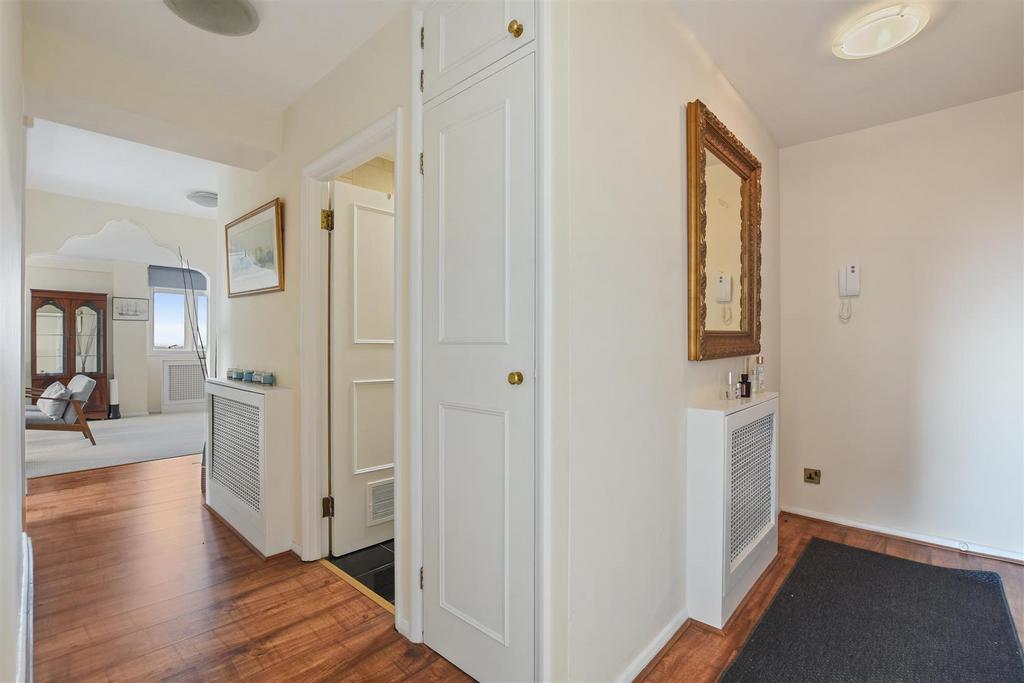 07-fa44 GCPMSC - 56 Blair Court- Hall 2 -Original (