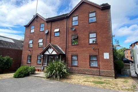 2 bedroom flat to rent, Pound Road, Rushmoor GU12