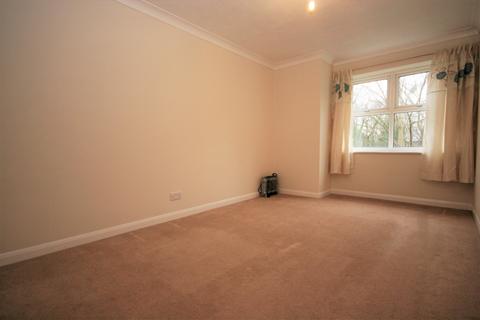 2 bedroom flat to rent, Pound Road, Rushmoor GU12