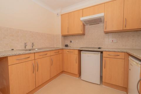 2 bedroom flat to rent, Queen Street, Vyeson Court Queen Street, CT11