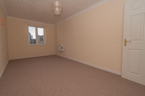 2 bedroom flat to rent, Queen Street, Vyeson Court Queen Street, CT11