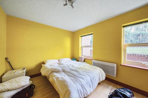 2 bedroom flat for sale, High Wycombe,  Buckinghamshire,  HP12