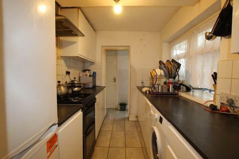 3 bedroom house to rent, Spencer Street, Southall, Middlesex