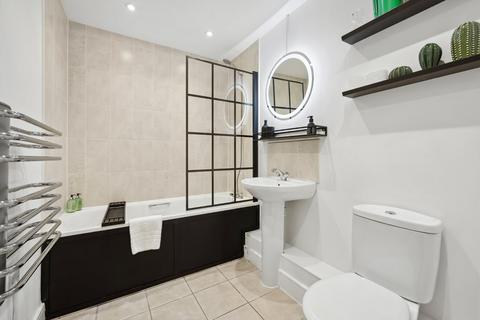 2 bedroom apartment to rent, Pavilions, Clarence Road, Windsor, SL4