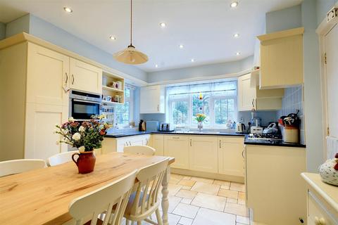 5 bedroom detached house for sale, Kendal Drive, Beeston, Nottingham