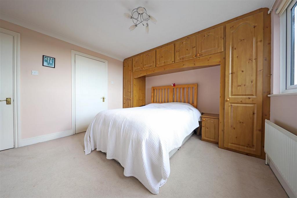 Nicholas james crescent drive bed one.jpg