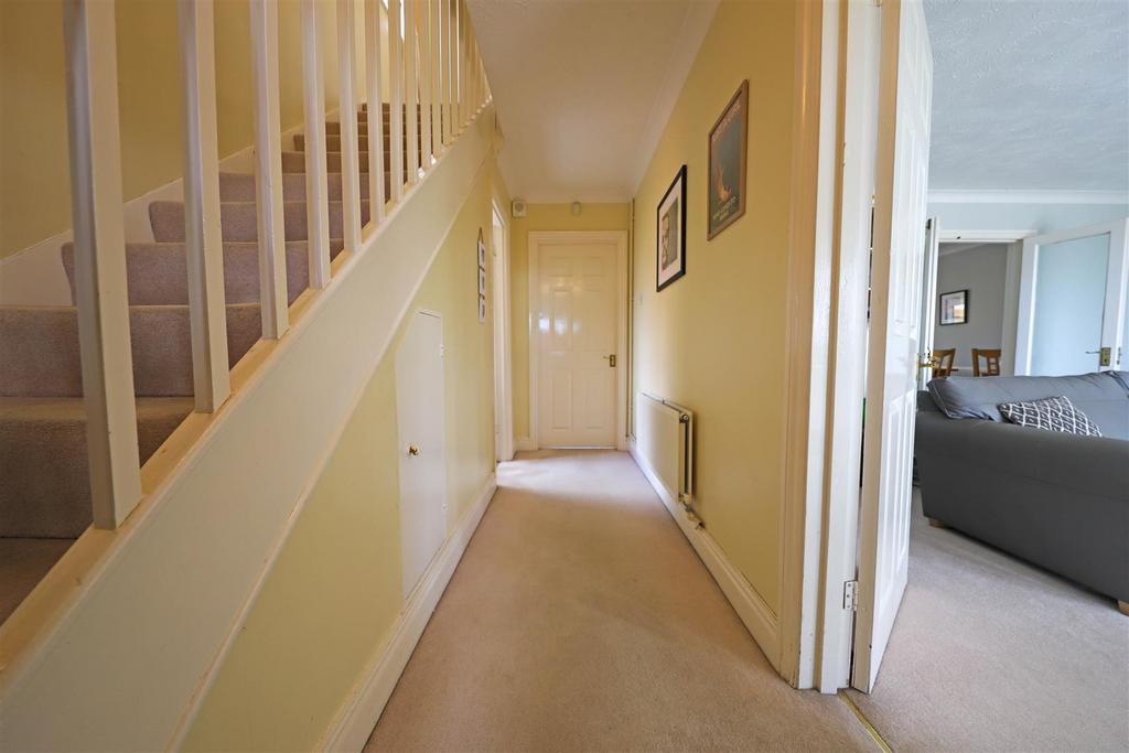 Nicholas james crescent drive hallway.jpg