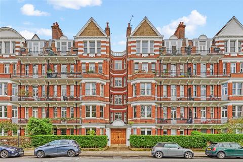 3 bedroom flat for sale, Prince of Wales Drive, SW11