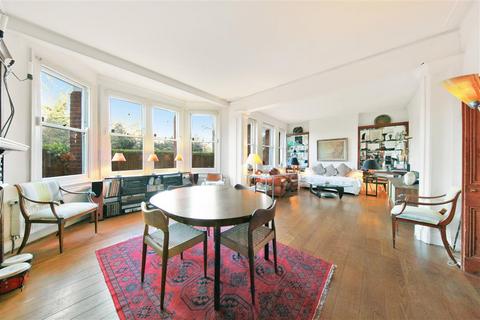 3 bedroom flat for sale, Prince of Wales Drive, SW11