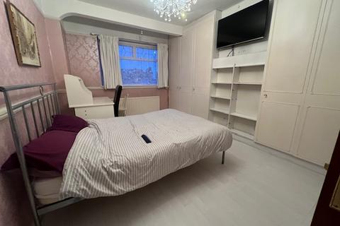 1 bedroom house to rent, Sussex Way, Cockfosters EN4