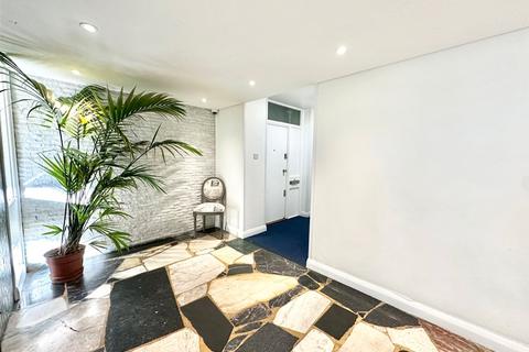 Studio to rent, March Court, Warwick Drive, SW15