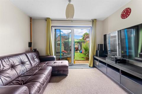 2 bedroom terraced house for sale, Colburn Crescent, Guildford