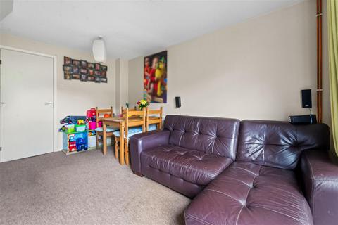 2 bedroom terraced house for sale, Colburn Crescent, Guildford