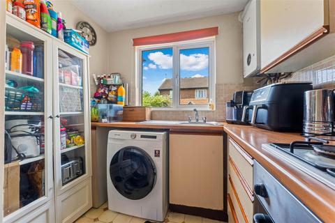 2 bedroom terraced house for sale, Colburn Crescent, Guildford