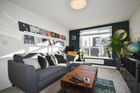 1 bedroom flat for sale, Booth House, High Street, Brentford