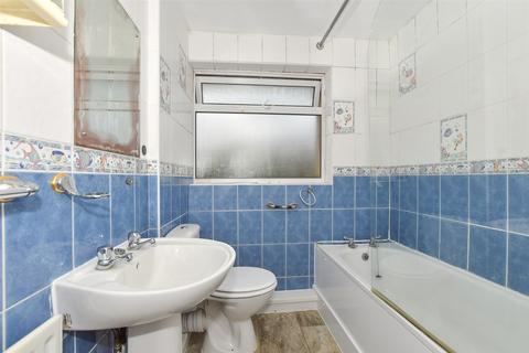 123 Tenterden Drive, Canterbury, CT2 7BW