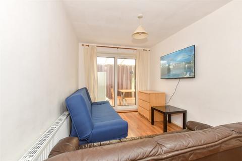 123 Tenterden Drive, Canterbury, CT2 7BW