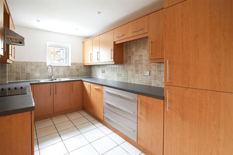 2 bedroom apartment for sale, Holland Gardens, Brentford, TW8