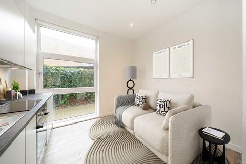 undefined, London Road, Staines-Upon-Thames TW18