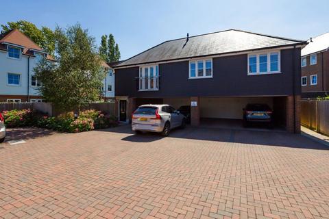 2 bedroom detached house to rent, Victoria Court, Dunton Green  TN14 5GT