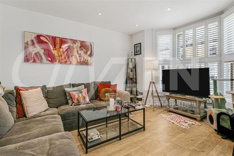 2 bedroom house to rent, Kellett Road, London SW2