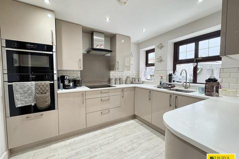 3 bedroom end of terrace house for sale, Bench Road, Buxton