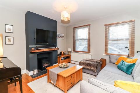 2 bedroom property for sale, Pinner Road, Watford WD19