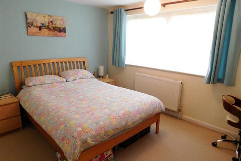 2 bedroom flat to rent, Exeter Court, Surbiton