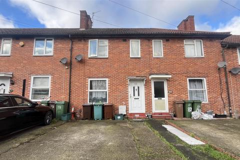 3 bedroom terraced house to rent, Titchfield Road, Carshalton SM5