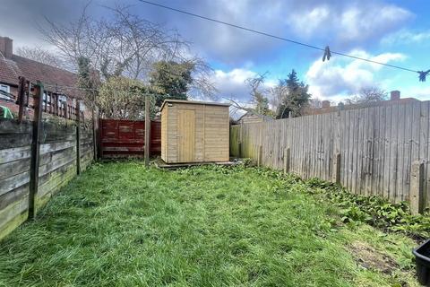 3 bedroom terraced house to rent, Titchfield Road, Carshalton SM5