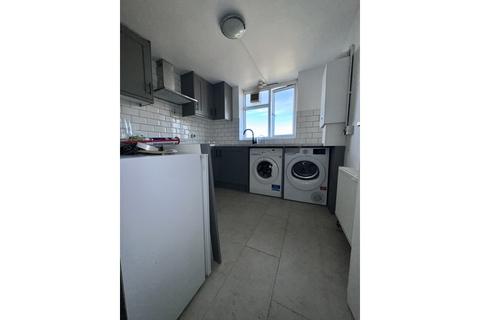 1 bedroom flat to rent, MAYDAY ROAD , THORNTON HEATH, SURREY