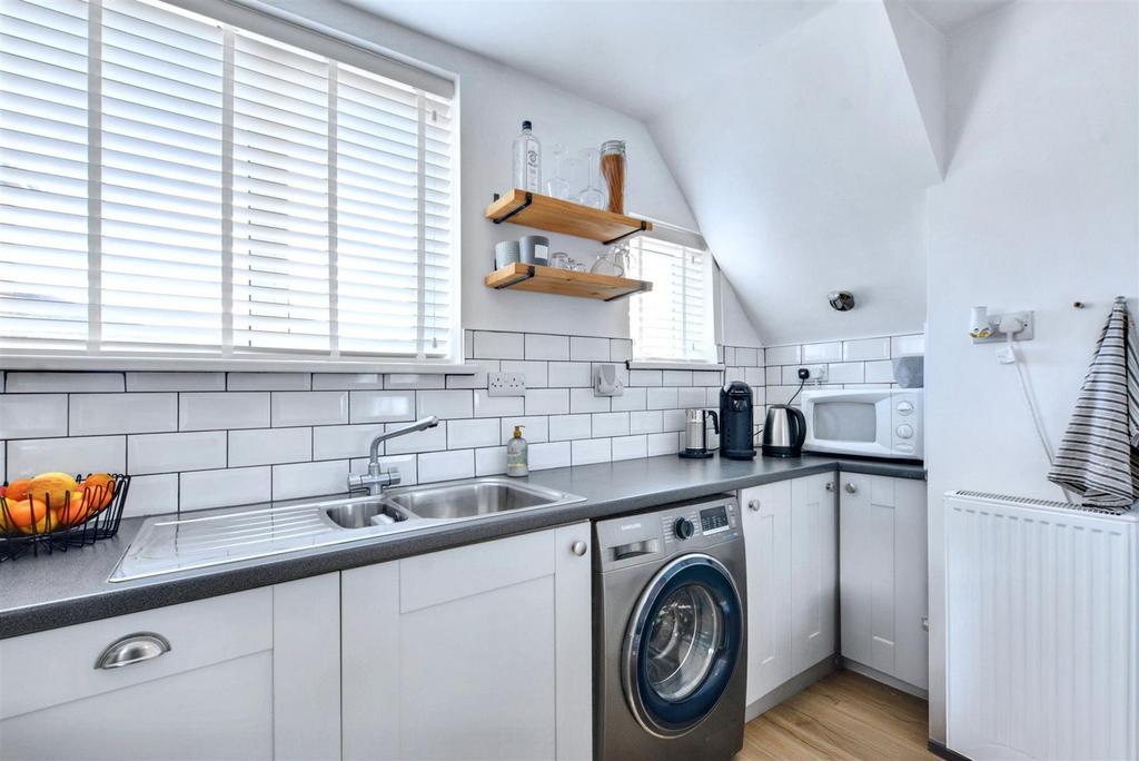 Kitchen 5.jpeg