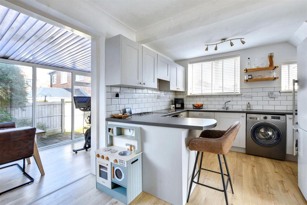 Kitchen 1.jpeg
