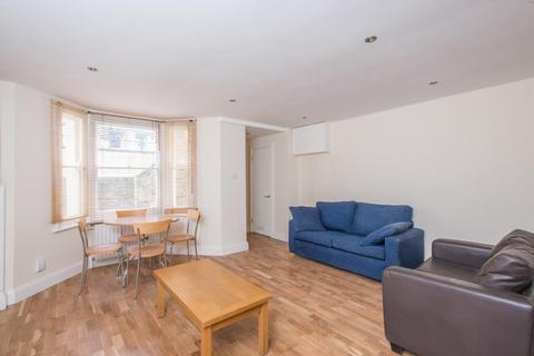 2 bedroom flat for sale, Medwin Street, SW4