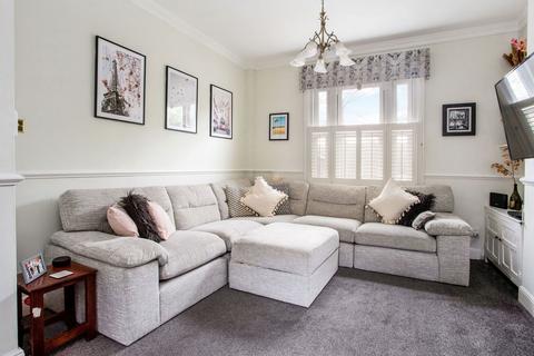 28 Albyn Road, London, SE8 4EF