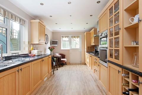 28 Albyn Road, London, SE8 4EF