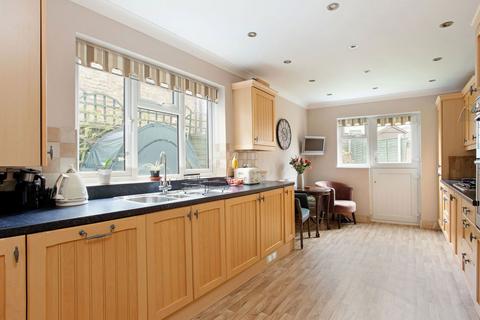 28 Albyn Road, London, SE8 4EF