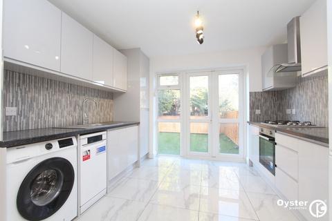 2 bedroom apartment to rent, Vancouver Road, Edgware, HA8