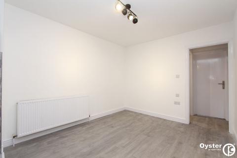 2 bedroom apartment to rent, Vancouver Road, Edgware, HA8