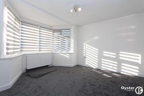 2 bedroom apartment to rent, Vancouver Road, Edgware, HA8